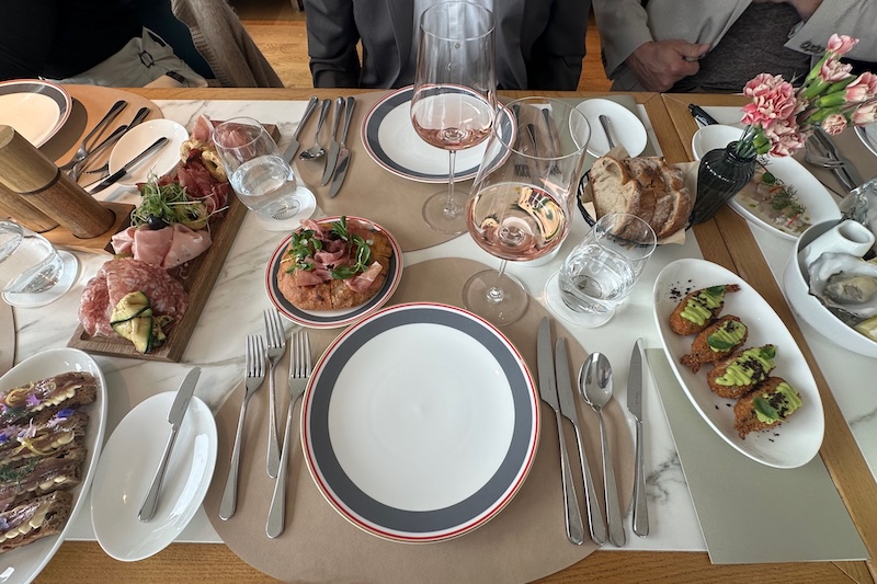 Warum denn in der Ferne essen?